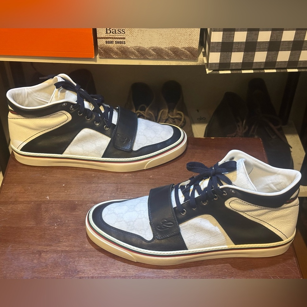 Gucci GG Supreme Hightop Sneakers - Picture 6 of 13